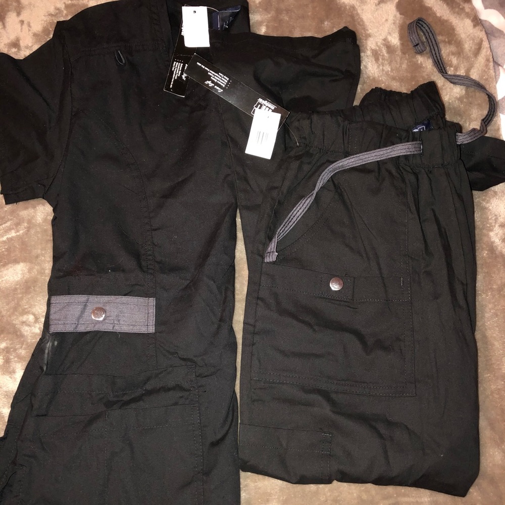 Scrub set